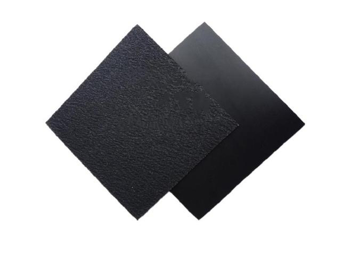 防水板的環(huán)境適應性與安全使用標準